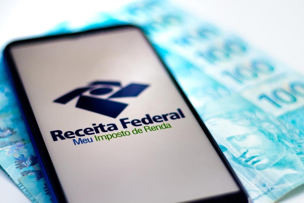 Entenda quais investimentos devem ser informados no imposto de renda, como preencher a declaração e evitar erros.